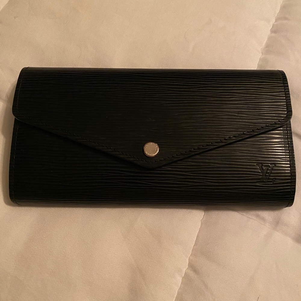 Louis Vuitton Black Epi Leather Sarah Wallet